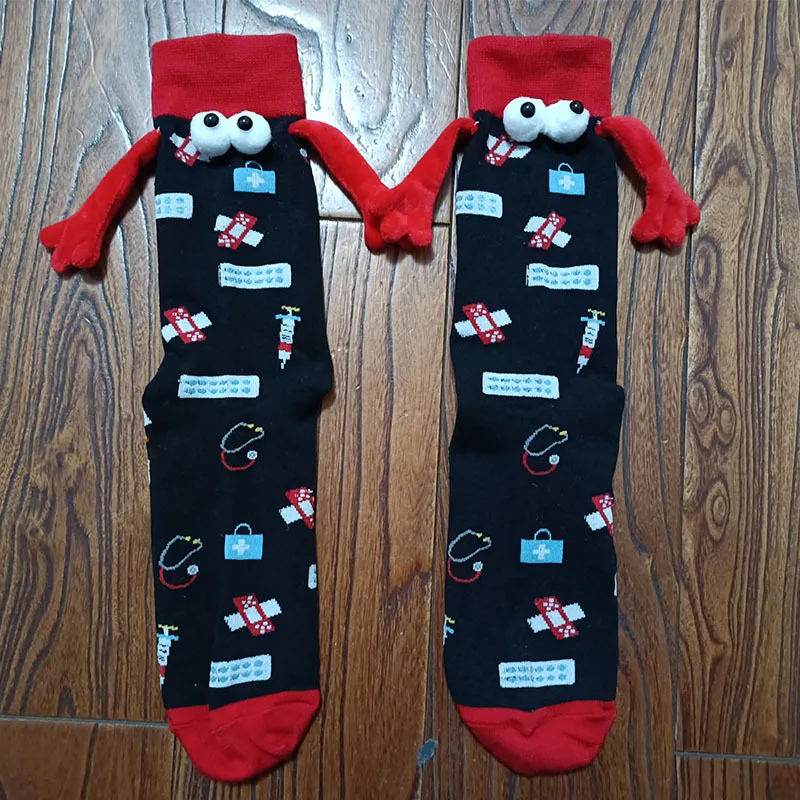 2025 جديد الطبية نمط المغناطيس الجوارب ممرضة يوم الاحتفال القطن منتصف العجل الجوارب اليد عقد تصميم امتصاص العرق للجنسين