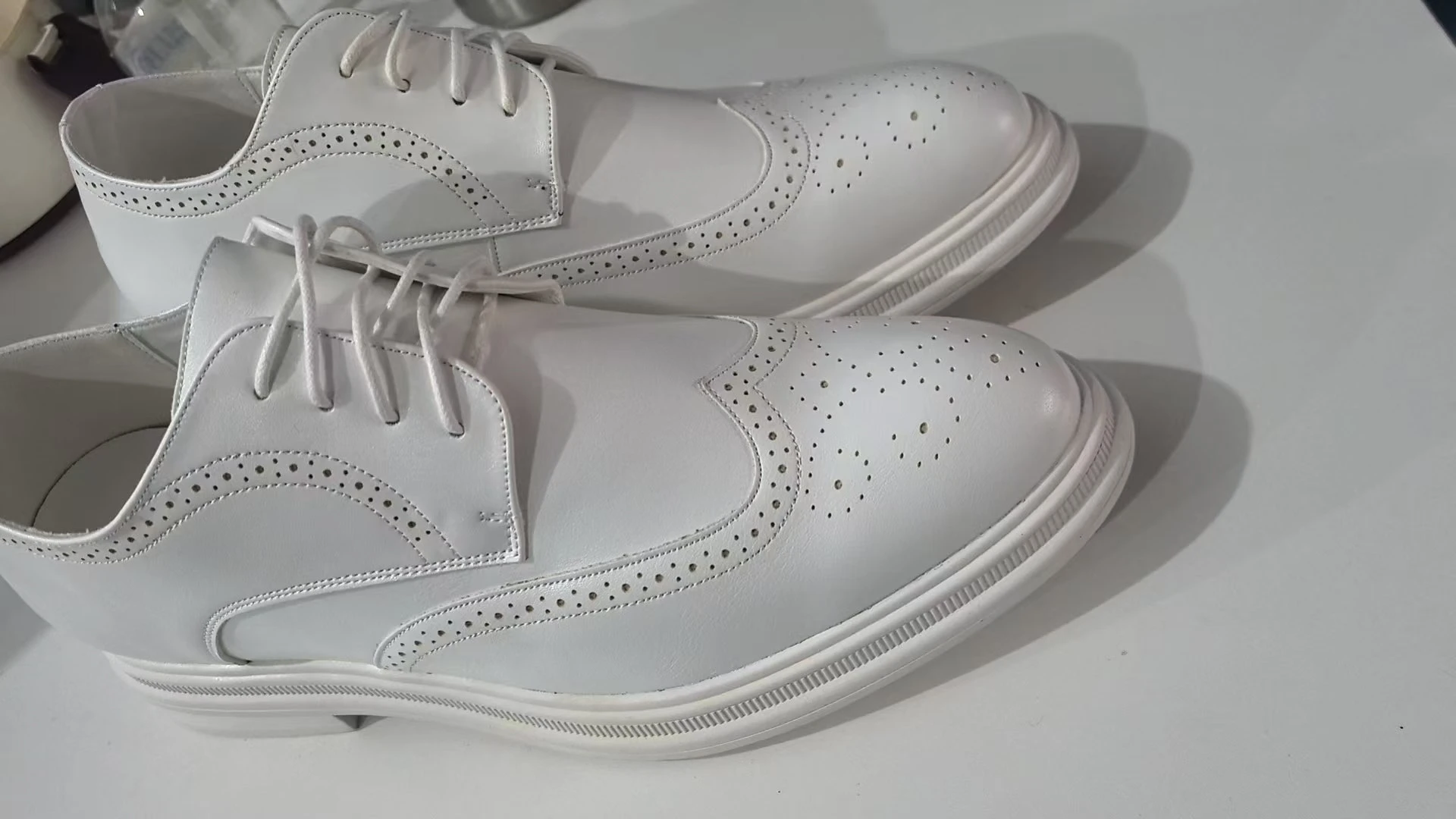 Brogue-Schuhe für Herren, weißes Lackleder, 6 cm, versteckte Höhenerhöhung, Einlegesohlen, formelle Kleidung, lässige Oxfords für Hochzeit, Business – Detail 5