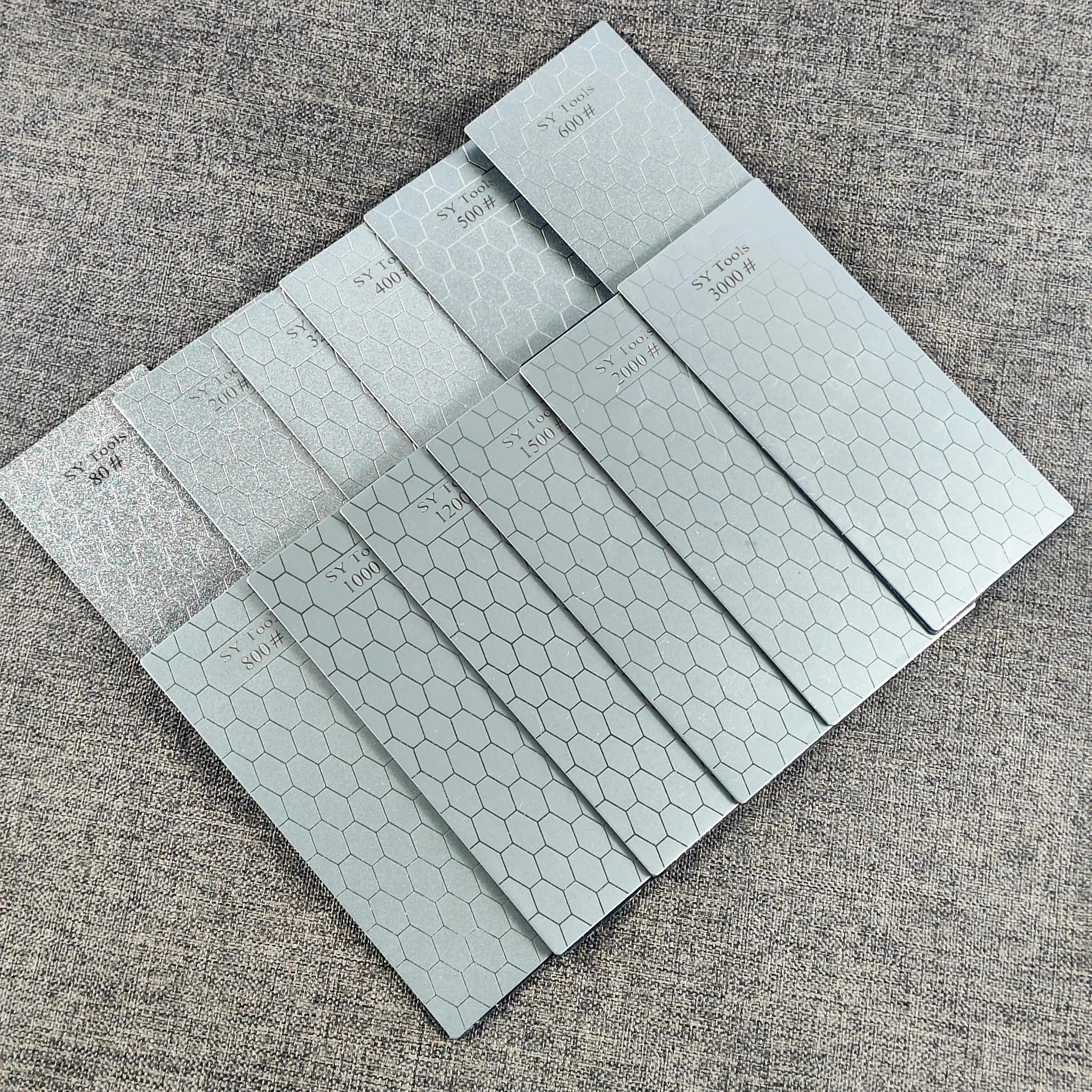 1pc Messer Schärfen Stein Küche Haushalt Messer Diamant Messer Spitzer Mit Waben Muster 80 # -3000 # – Detail 3