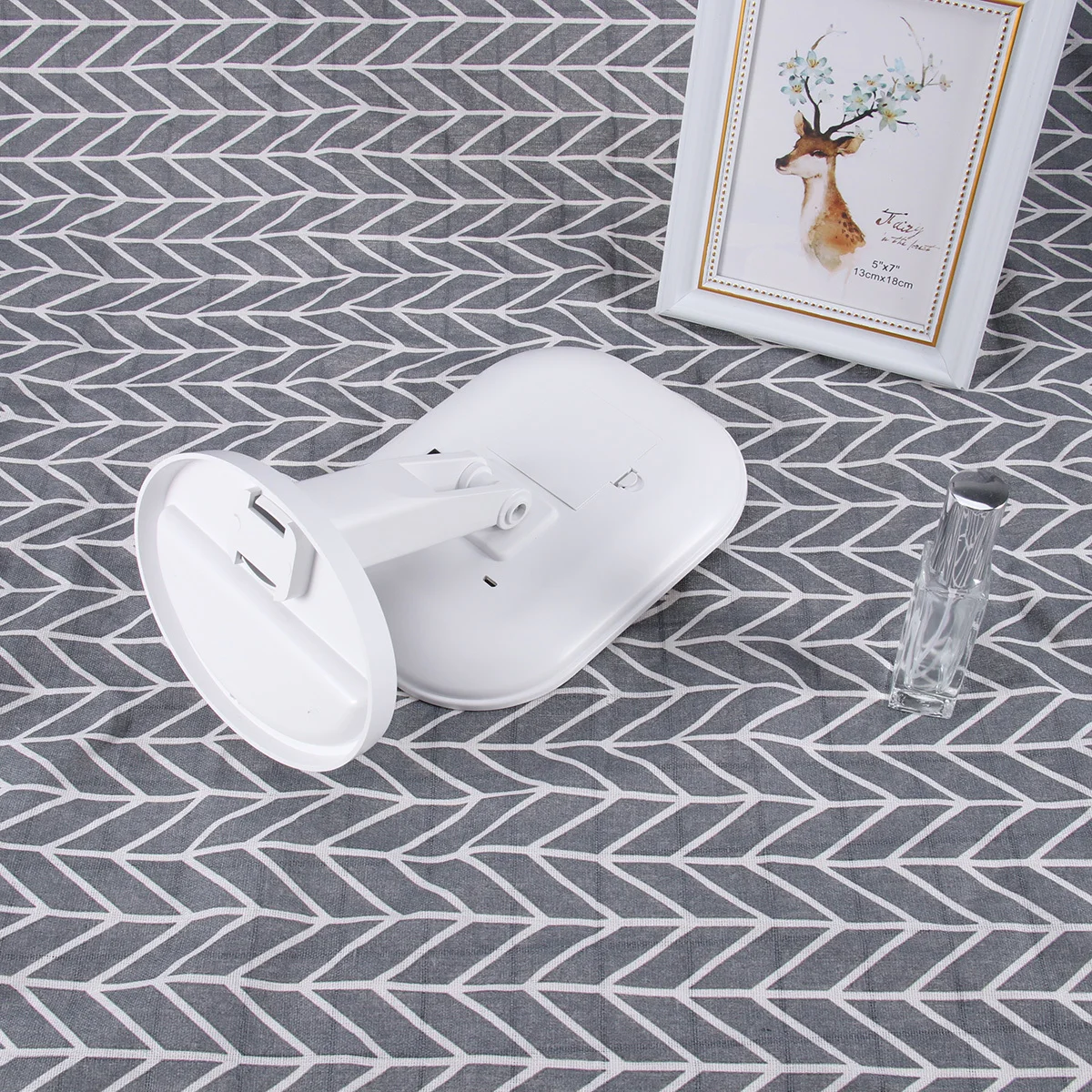 

Beauty Mirror 10x Magnification 20 Bulbs LED USB Rechargeable Adjustable Stand Touch Control Time Memory Storage Tray