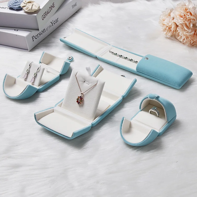 

High quality mini portable jewelry box, jewelry storage box with large capacity, suitable for storing rings, earrings, necklaces