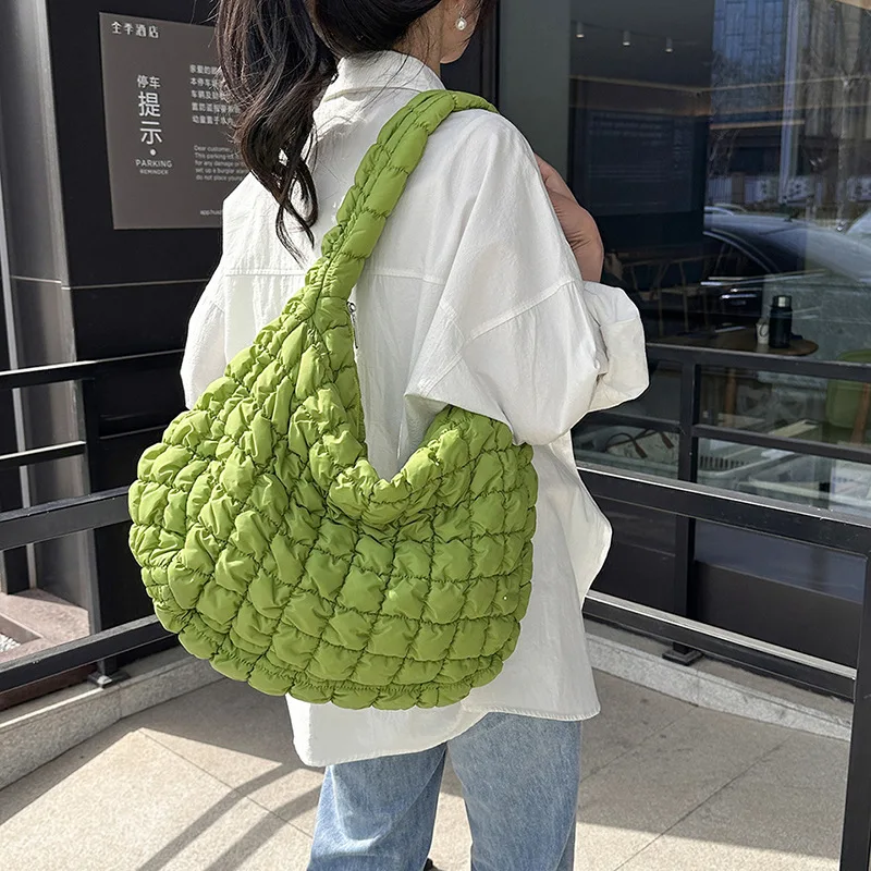 

2026 Casual Large Capacity Tote Shoulder Bags Designer Ruched Handbag Luxury Nylon Quilted Padded Crossbody Bag Female Big Purse