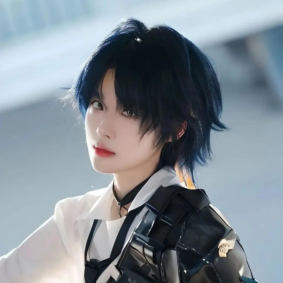 

Game Zenless Zone Zero Asaba Harumasa Косплей Парик 30 СМ ЧЕРНЫЙ СИНИЙ Короткие волосы Синтетический парик + Парик Кепка Парик для Хэллоуина