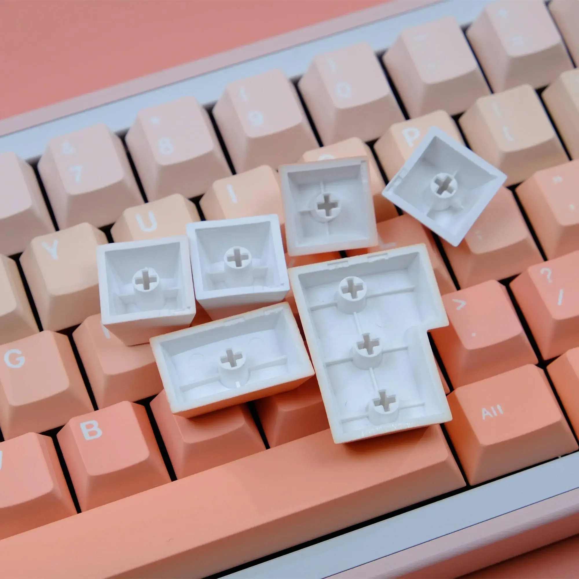 

Blush keycap 151 keys PBT material Original factory highly sublimation process Suitable for a variety of mechanical keyboards