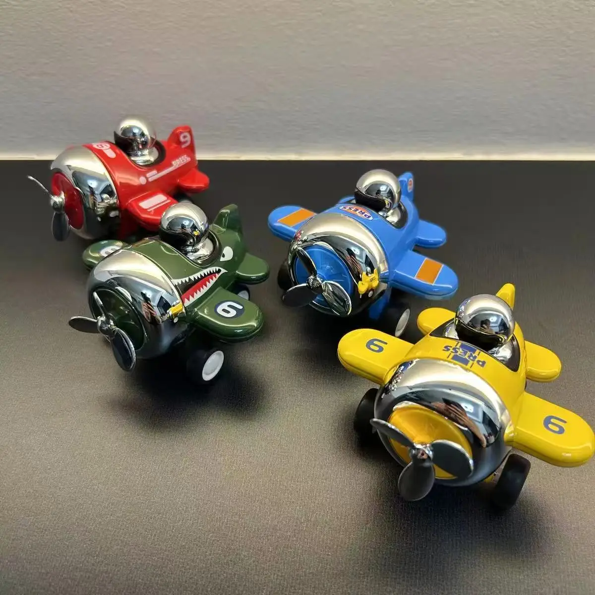 Mini Q Version Cartoon Alloy Plane Toy, Press to Slide Glider Model, Children's Pull Back (or Push) Aircraft Vehicle Gift