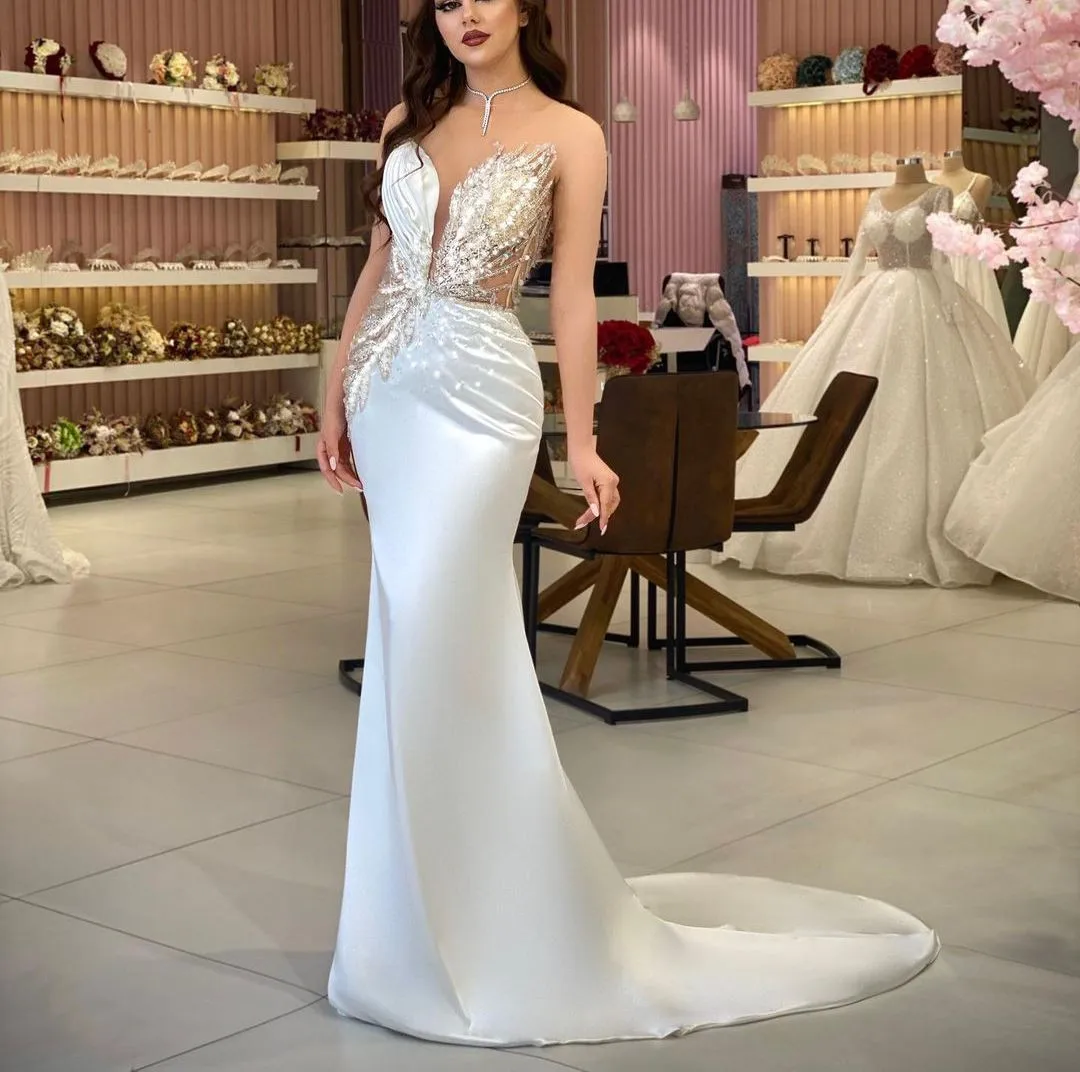 Stylish Evening Dresses Sleeveless V Neck Sequins Strapless 3D Lace Appliques Beads Diamonds Zipper Satin Plus Size Prom Dresses