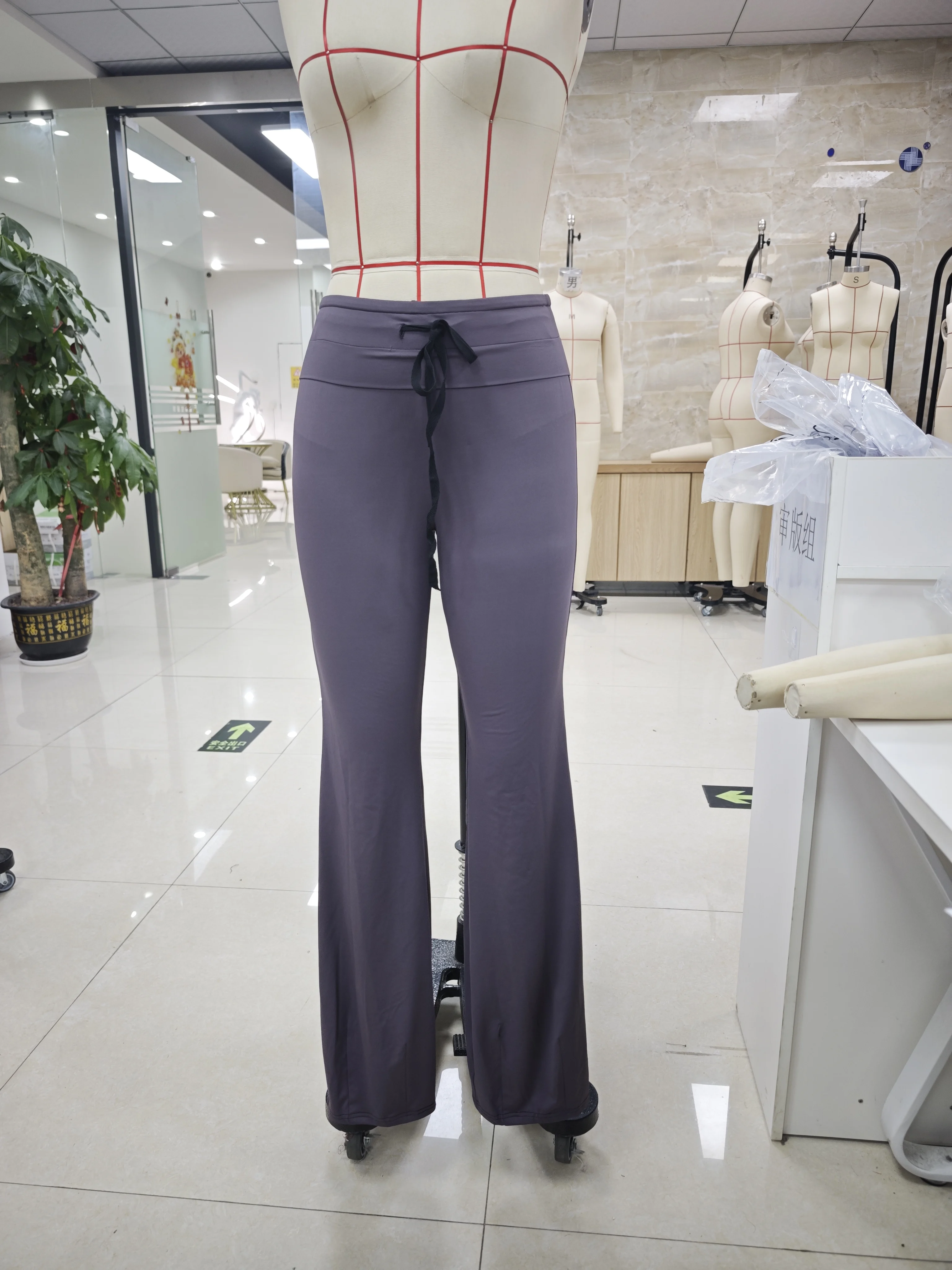Elevate Your Casual Style with our Dark Grey Pants - Available in S, M, L for Ultimate Comfort and Chic Look!
