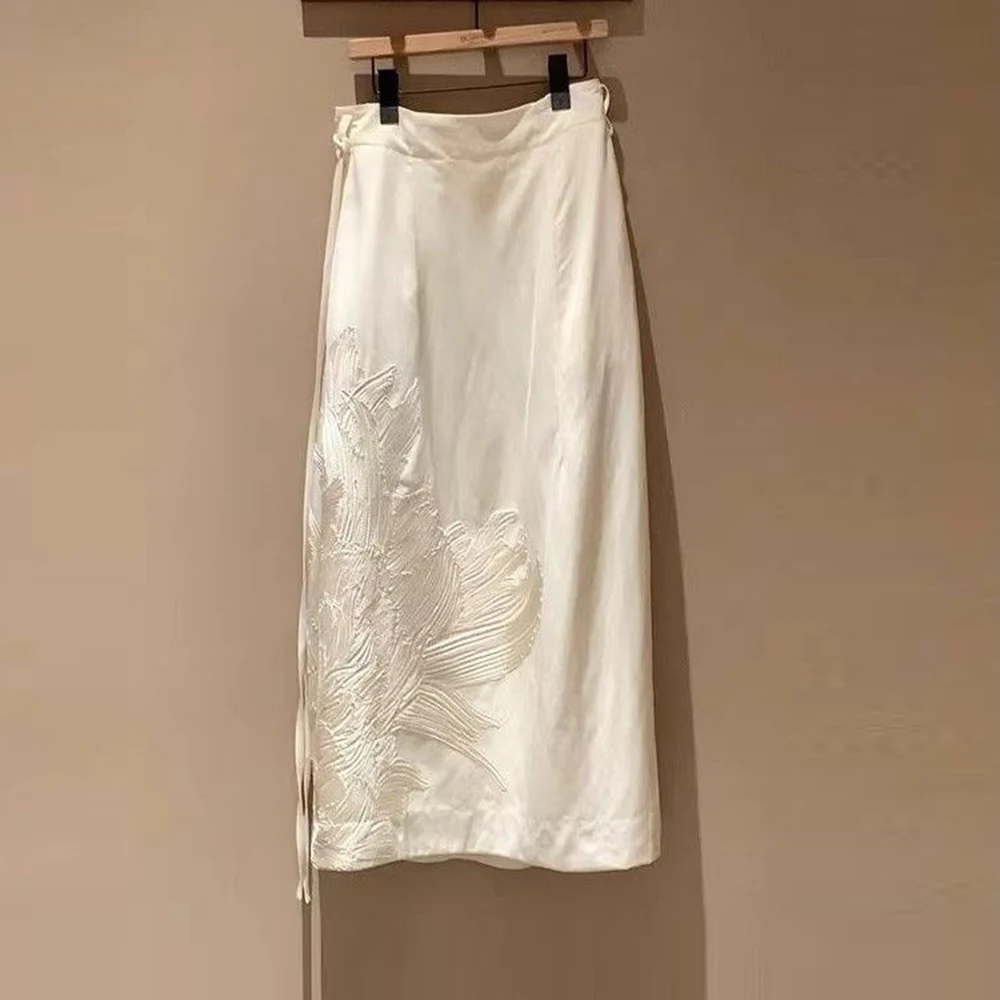 

spring autumn 2025, the new Chinese-style new Chinese-style high-end skirt good-looking, high-waisted pendant skirt