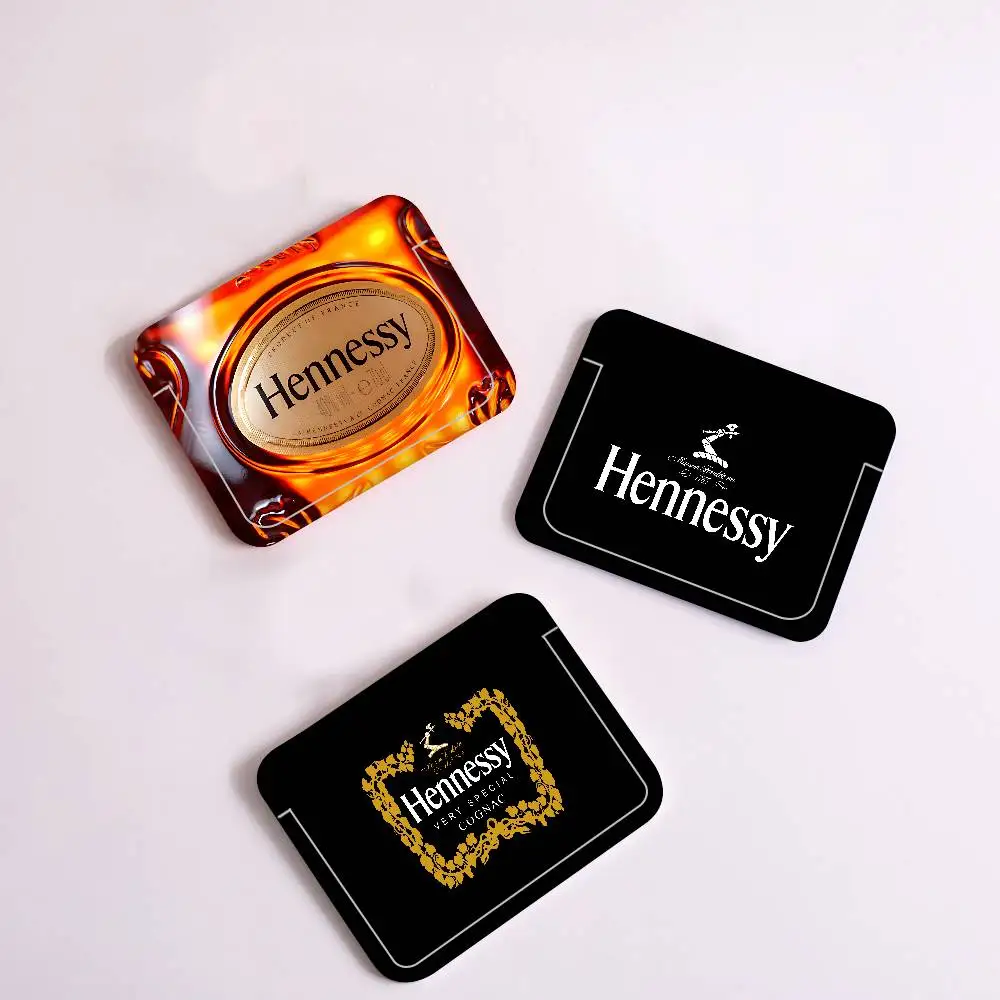 H-Hennessy Brandy - Porta Tarjetas de Crédito con Correa para el Cuello, Porta Tarjetas Bancarias, Porta Identificación, Porta Credenciales de Estudiante con Cordón