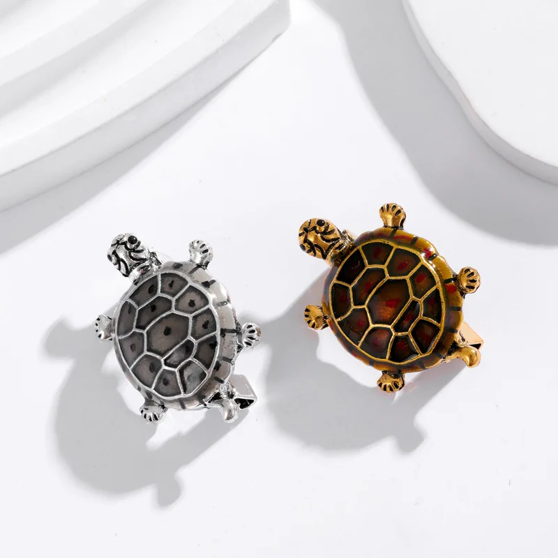 Fashion new oil painting small turtle brooch simple retro animal crawling turtle pin men and women clothing jewelry gifts