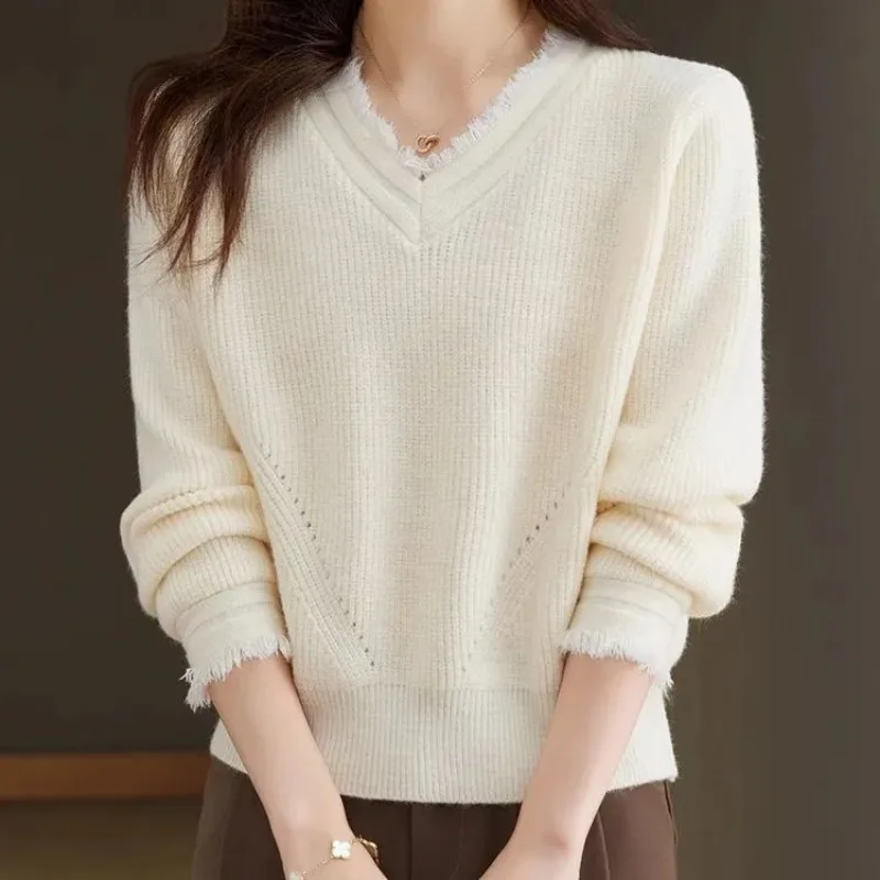 سترة نسائية بلون سادة برقبة على شكل حرف v قميص نسائي فضفاض قصير موديل خريف 2025 قميص قاع سميك على الموضة لخريف جديد #4