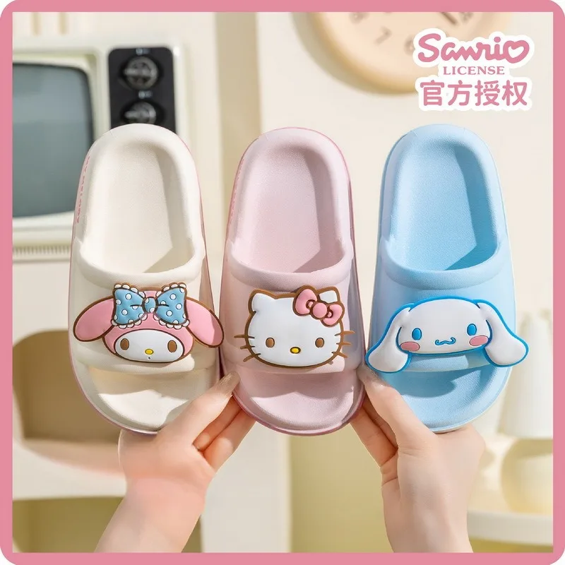 Sanrio Hello Kitty Kuromi Cinnamoroll dziecięce klapki na lato śliczne kreskówki antypoślizgowe grube dno plażowe proste pantofle