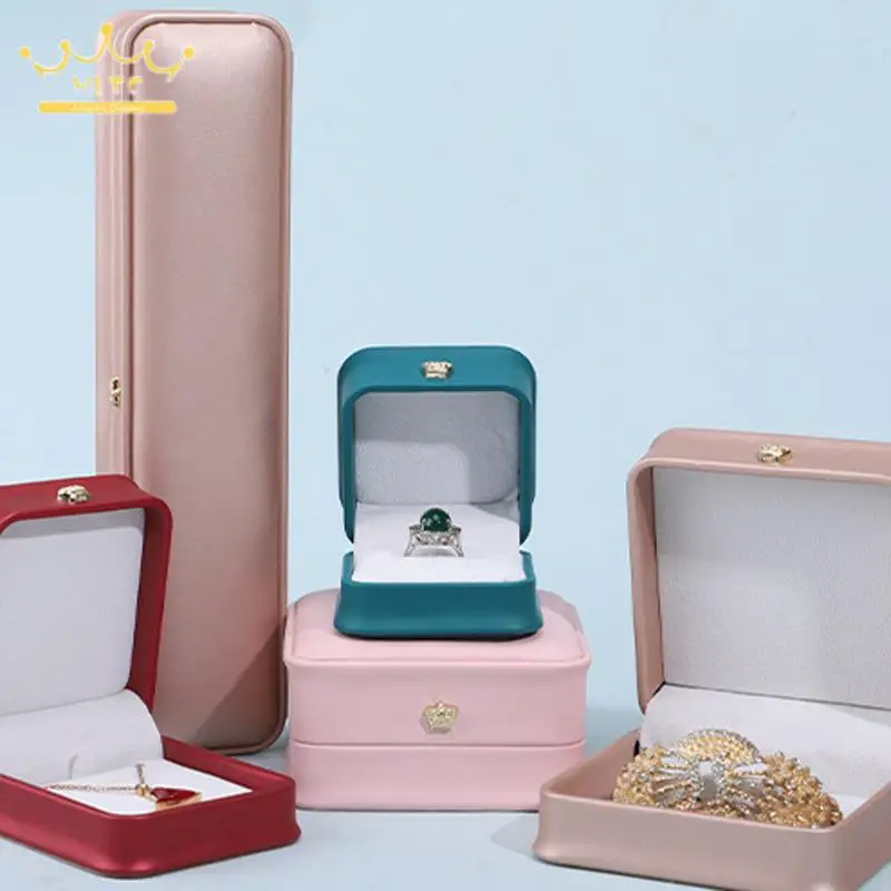 Jewelry Box with PU Leather Crown Clasp and Single Ring Holder   Slender Waist  Style  Available in Multiple Colors