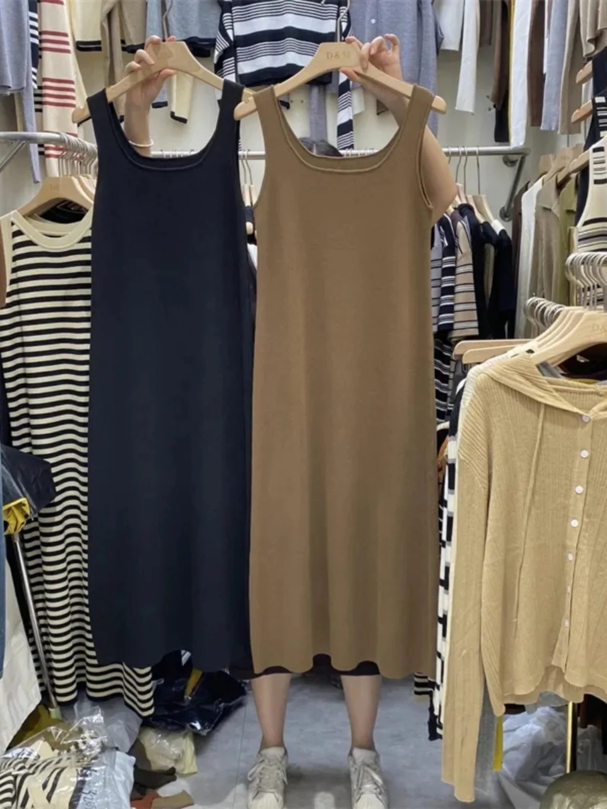 plus Size 300 Pounds Vest Skirt Women's Sleeveless Midi Casual Summer Hong Kong Style Loose Atmosphere Commute Pure Color