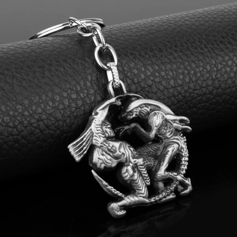 Movie Jewelry Aliens Predator AVP Mask Keychain Alien Queen Figure Cosplay Keyring Men Key Bags Car Key Chains Accessories Gift