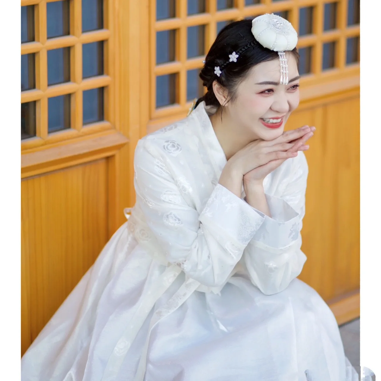 Women Hanbok Palace Dress Daily Performance Traditional Yanji Korean Ethnic Clothing Champagne Colored Top and Pants 2pcs Set