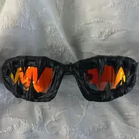 2025 Nuevas gafas de sol personalizadas hechas a mano Avant garde Estilo único Estilo punk Gafas de sol de moda para hombres y mujeres