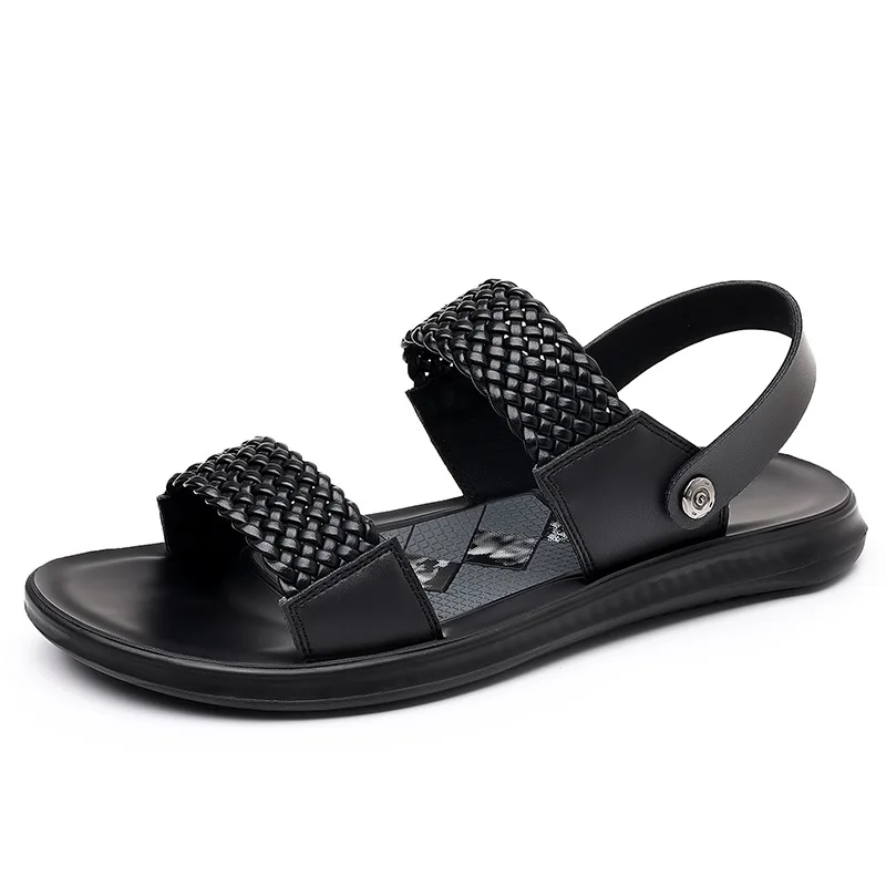 

Лето 2023, новые модные мужские тапочки для вождения на нескользящей мягкой подошве, модные повседневные черные дизайнерские кожаные сандалии, мужская обувь