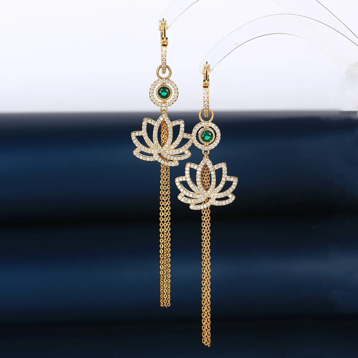 

Luxury and Fashionable Lotus Shaped Zircon Earrings For Women or Girls' Gift