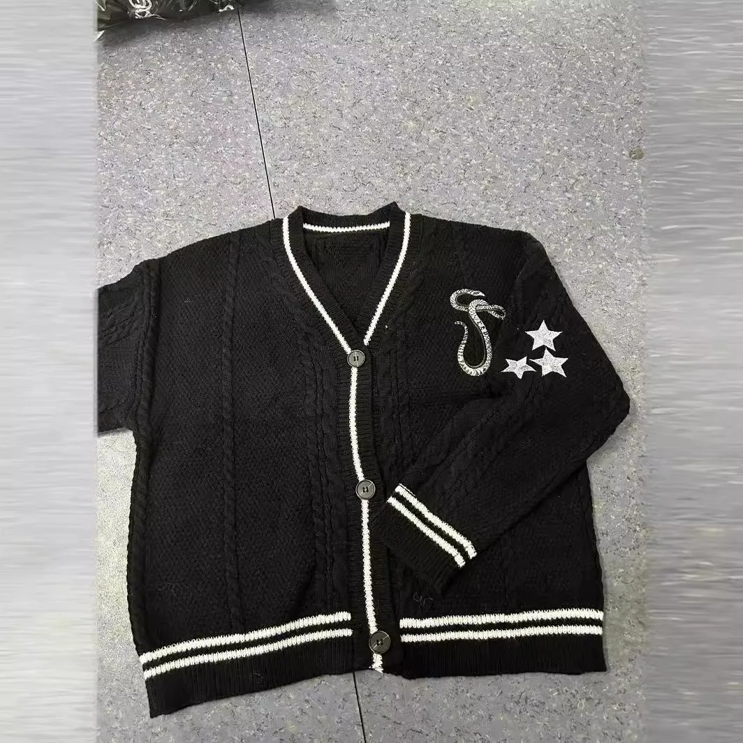 카디건 스네이크 스타 카디건 테일러 자수 브이넥 버튼 다운 니트 스웨터 블랙 귀여운 의상 가을 겨울