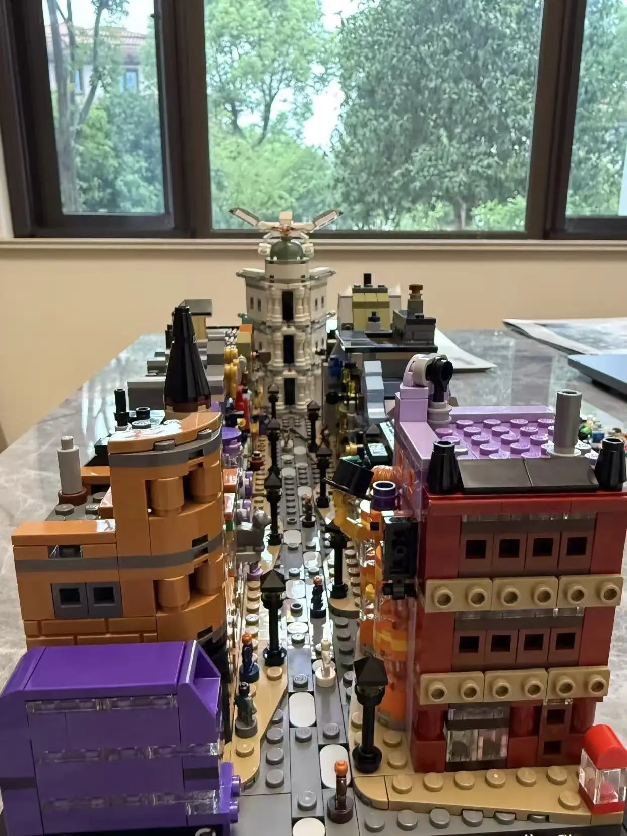 2750 Magic Shop Street View Modèles de construction 76444-Briques créatives, adaptées aux cadeaux d'anniversaire et de noël pour enfants