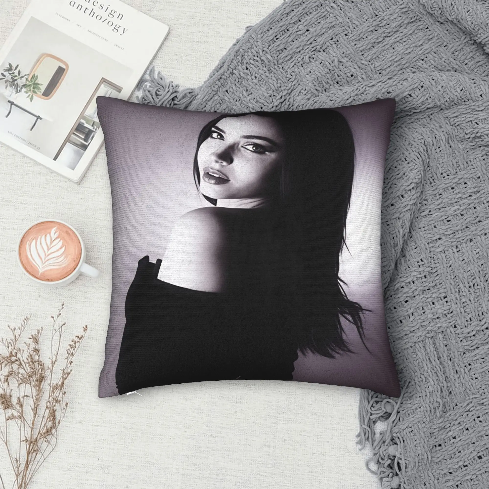 Actor Sofia Carsons Pillow Cover  Custom Cushion Cover Kawaii Pillow Case For Living Room Sofa