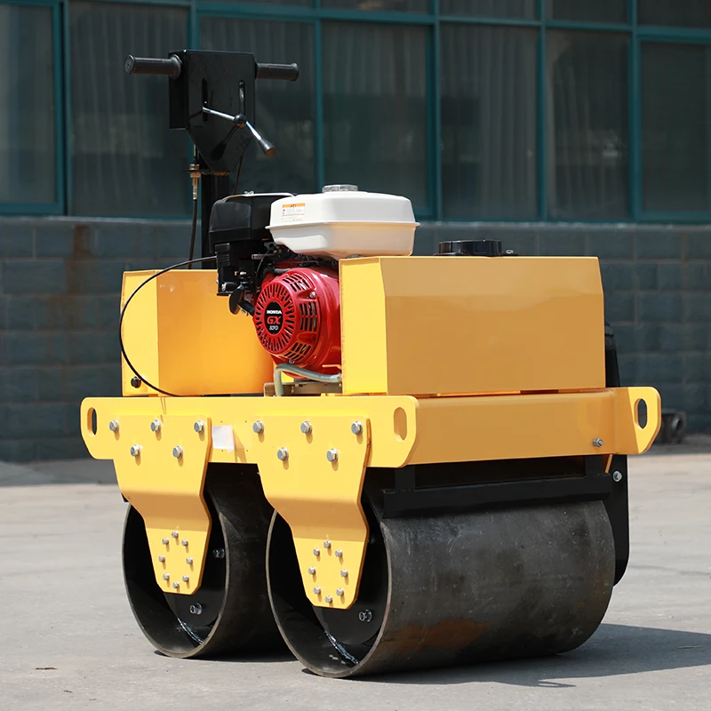 Rouleau de route vibrant à Double tambour de 4 tonnes, type de marche derrière avec système de pulvérisation d'eau pour les travaux de compactaction d'asphalte