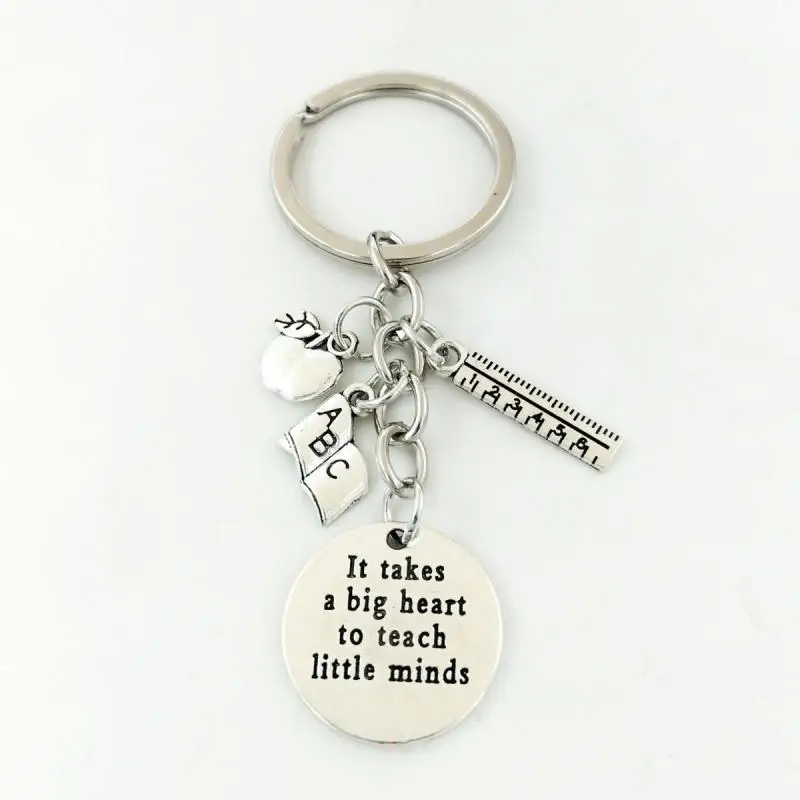 1 قطعة المفاتيح المعلم يخذ قلبًا كبيرًا لتعليم العقول الصغيرة كيرينغ المدرسية قلادة الديكور مجوهرات اكسسوارات هدية