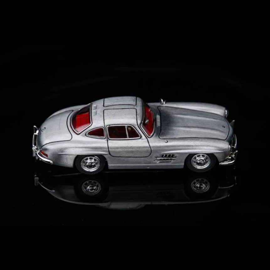 

Seeker 1:64 Model Car SL W198 300SL Coupe Alloy Die-Cast Vehicle - Chrome Gold & Silver