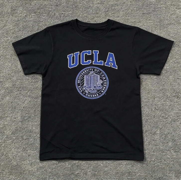 2026 New Men Black Short Sleeve T-shirt Vintage College Style Round Badge Letter Graphic Cotton Tee