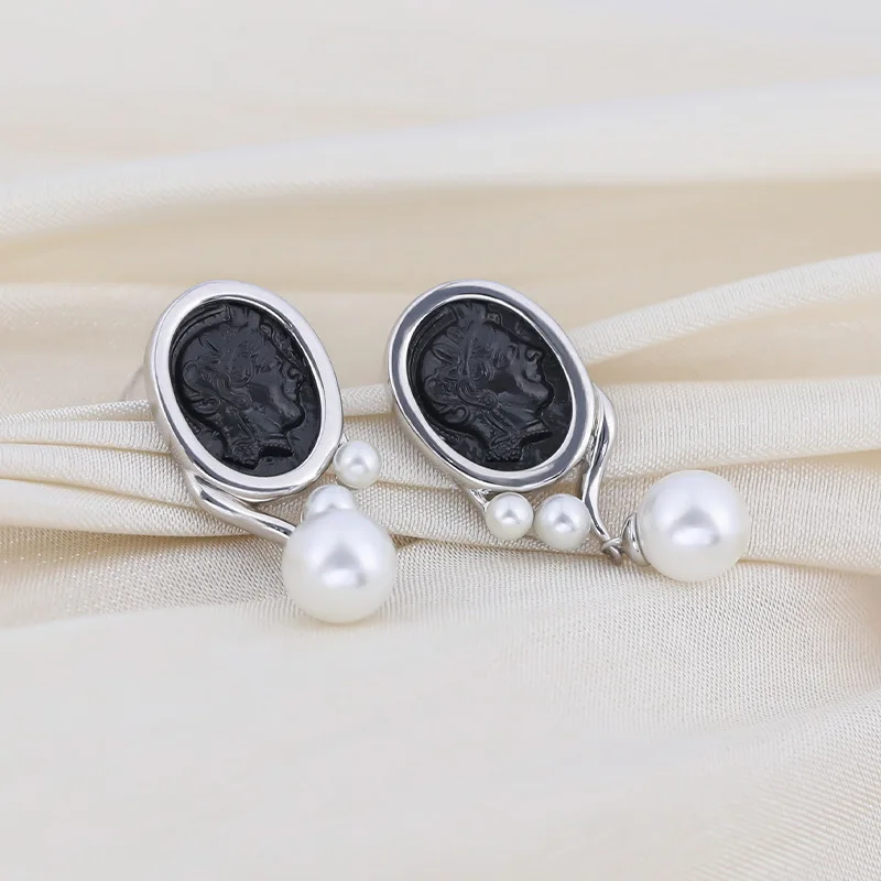 Seiko 925 sterling silver Athena Black coin pearl earrings light luxury small luxury high-grade antique earings