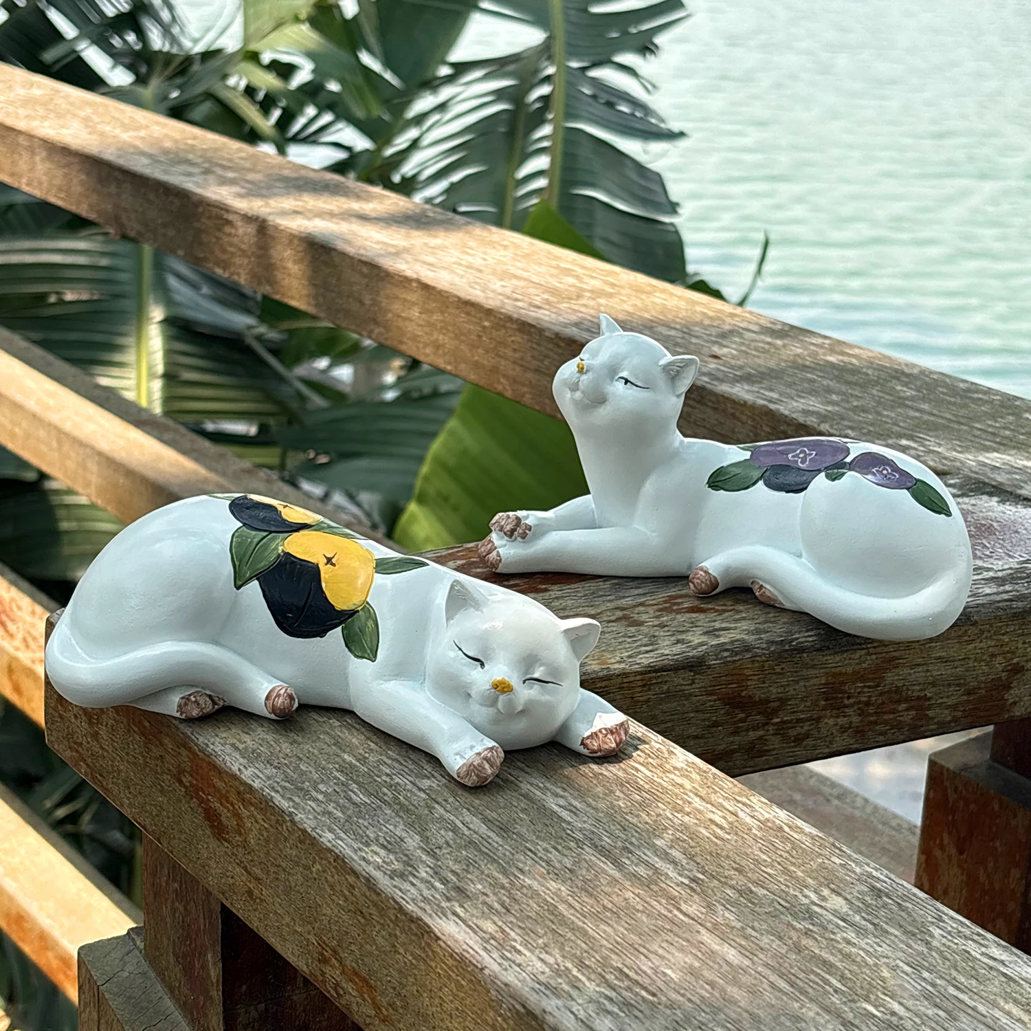 2Pcs Cute White Cat Garden Statue Resin Floral Cat Figurine Outdoor Yard Lawn Decor Ornament Waterproof Home Patio Decoration - view 2