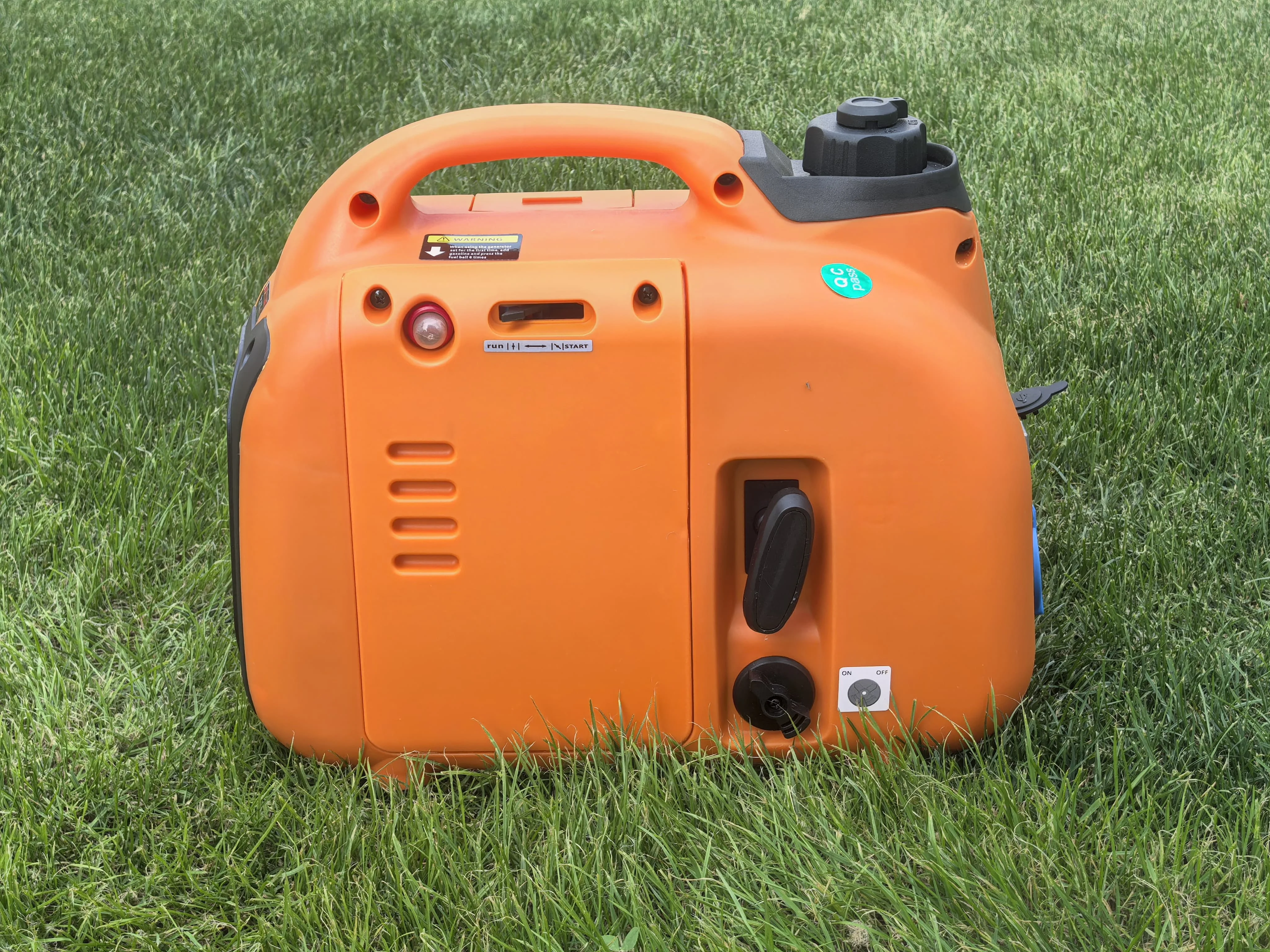 YHS Portable Power Inverter Generator Fast Delivery 1500W/2000W Air-Cooled 230V Soundproof for RV Motorhome Electric Car 50Hz view 5