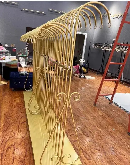 mid Island Double Row Golden Women's Clothing Display Hangers for Store Shelves