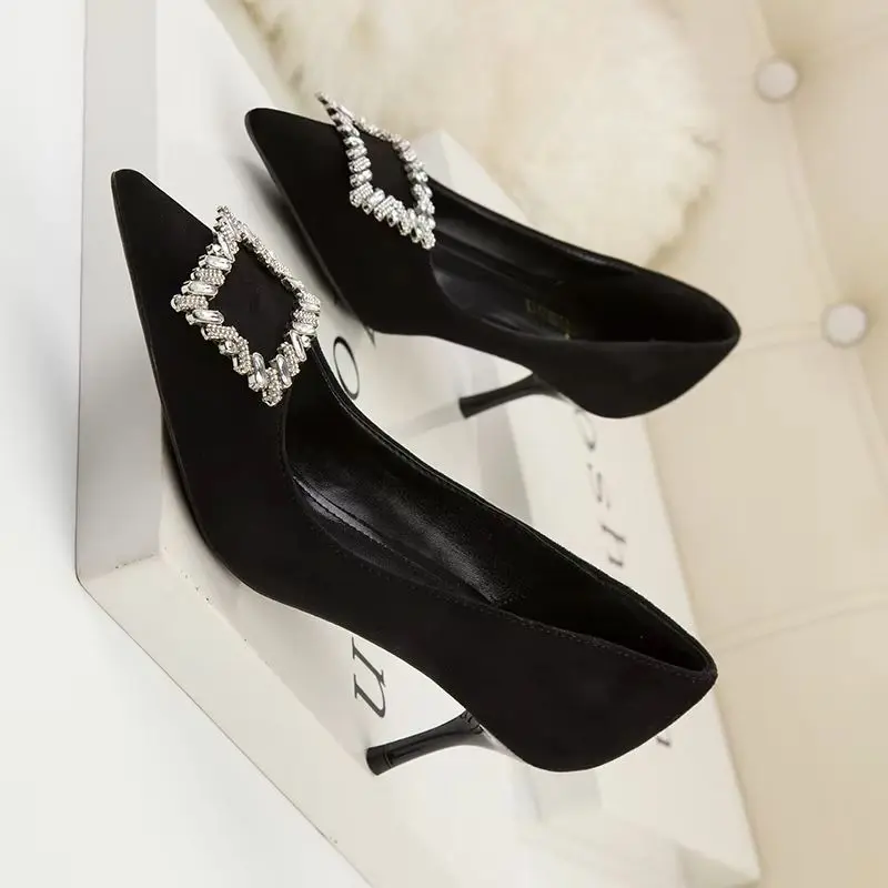 

Сексуальная обувь для вечеринок на высоком каблуке в стиле ретро с металлическими кристаллами и квадратной пряжкой, женские туфли-лодочки на шпильке 9,5 см и 6 см, офисная обувь