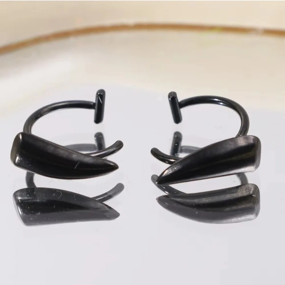 

2PCS/Set Exaggerated Fake Lip Ring Stainless Steel Non Piercing Perforation-free Lip Cuff Silver Gold Faux Piercing Jewelry