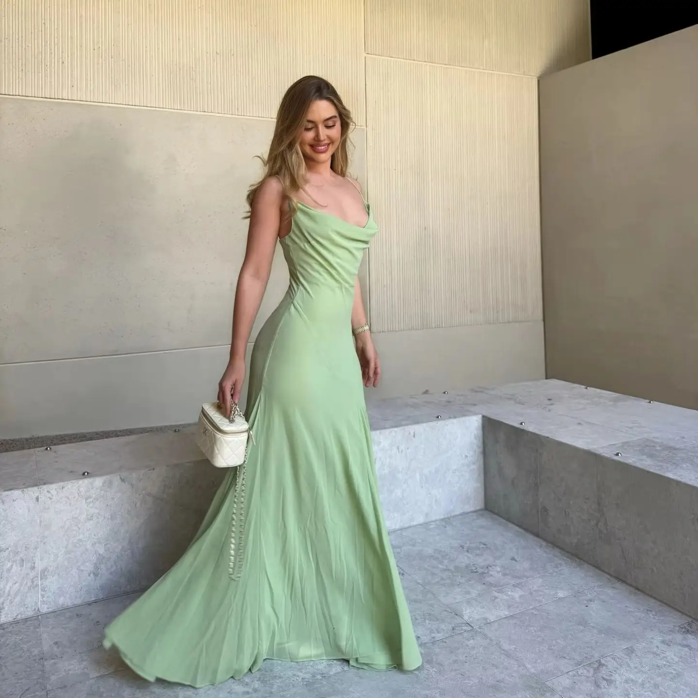 Ofherown Salbeigrünes Abendkleid mit Wasserfallausschnitt, Chiffon-Meerjungfrauenkleid, Maxi-Abendkleid mit Spaghettiträgern