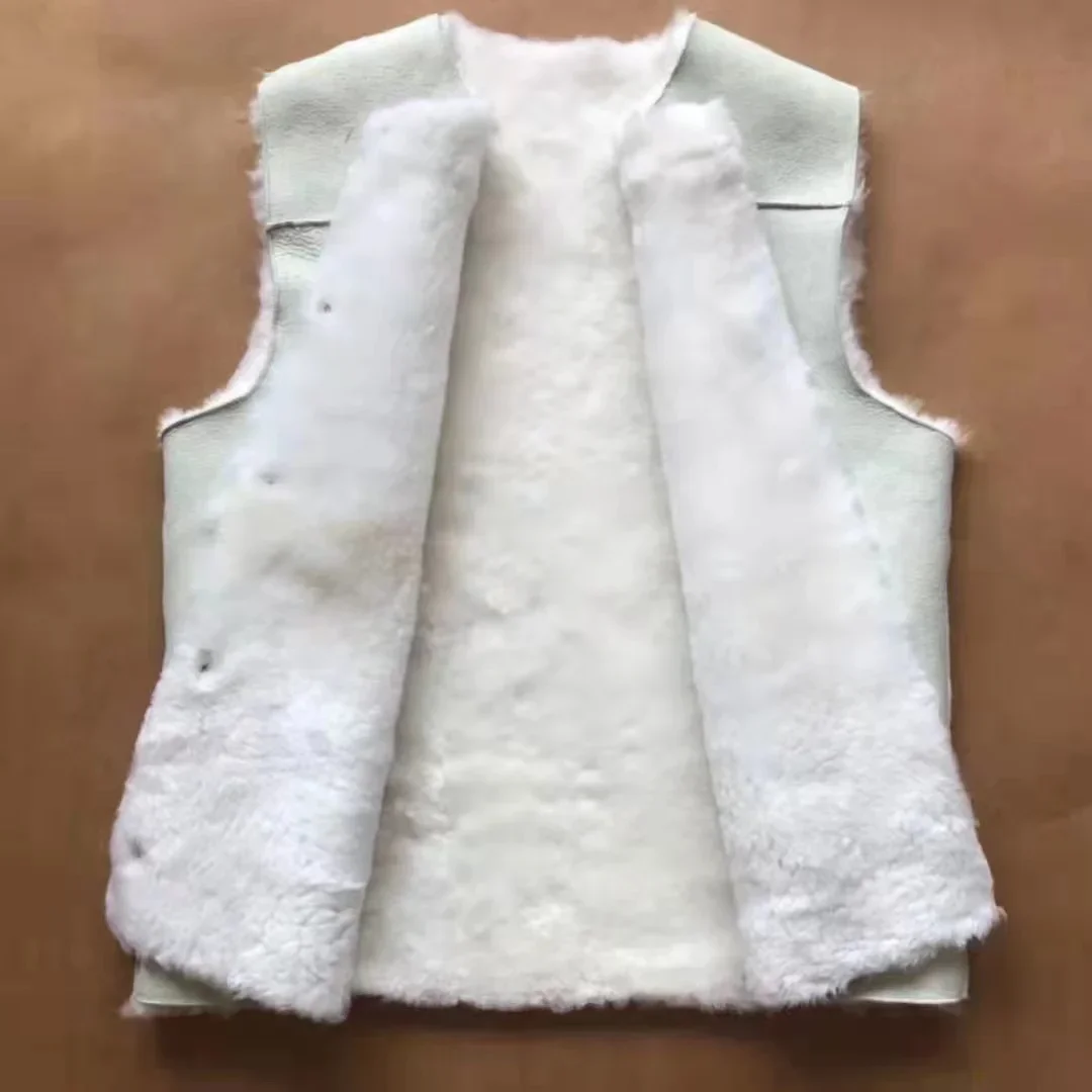

Men Women Sheepskin and Wool One-piece Vest Hand-cutting Warm Clothing DadMom Winter Thicken Pure Wool Vest Middle-aged Elderly