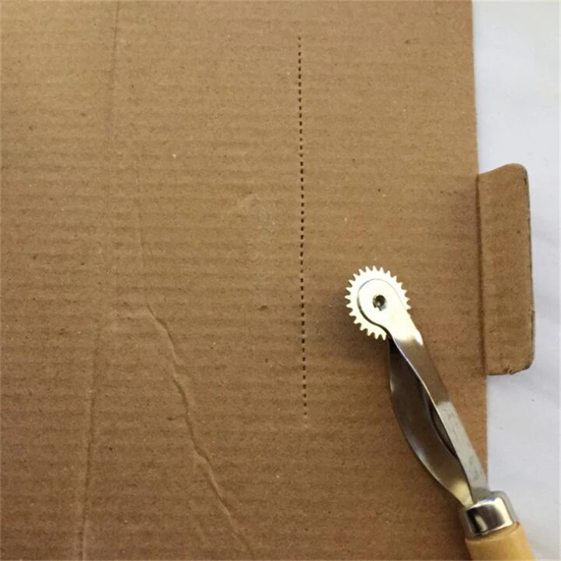 Sewing Tool  With Wood Handle Practical Serrate Edge Pattern Tracer Tracing Wheel Tailor Stitch Marker New Arrival