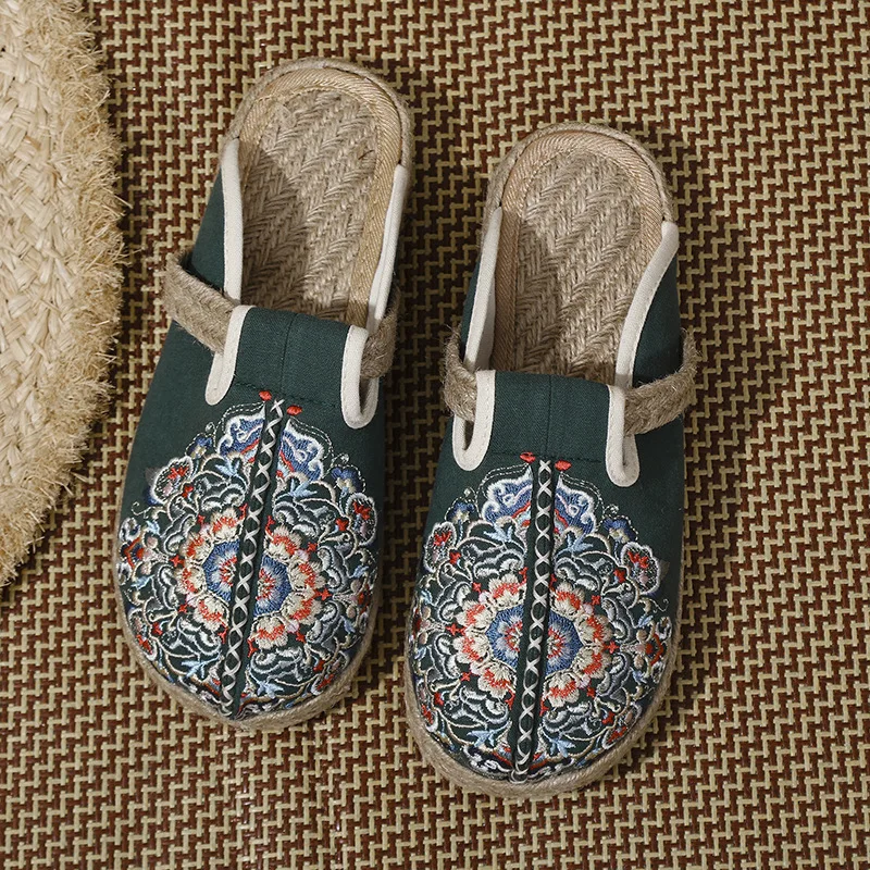 Size 35-40 Embroidered Ethnic Style Women Shoes Linen Old Beijing Cloth Shoes Embroidered Non-slip Flats