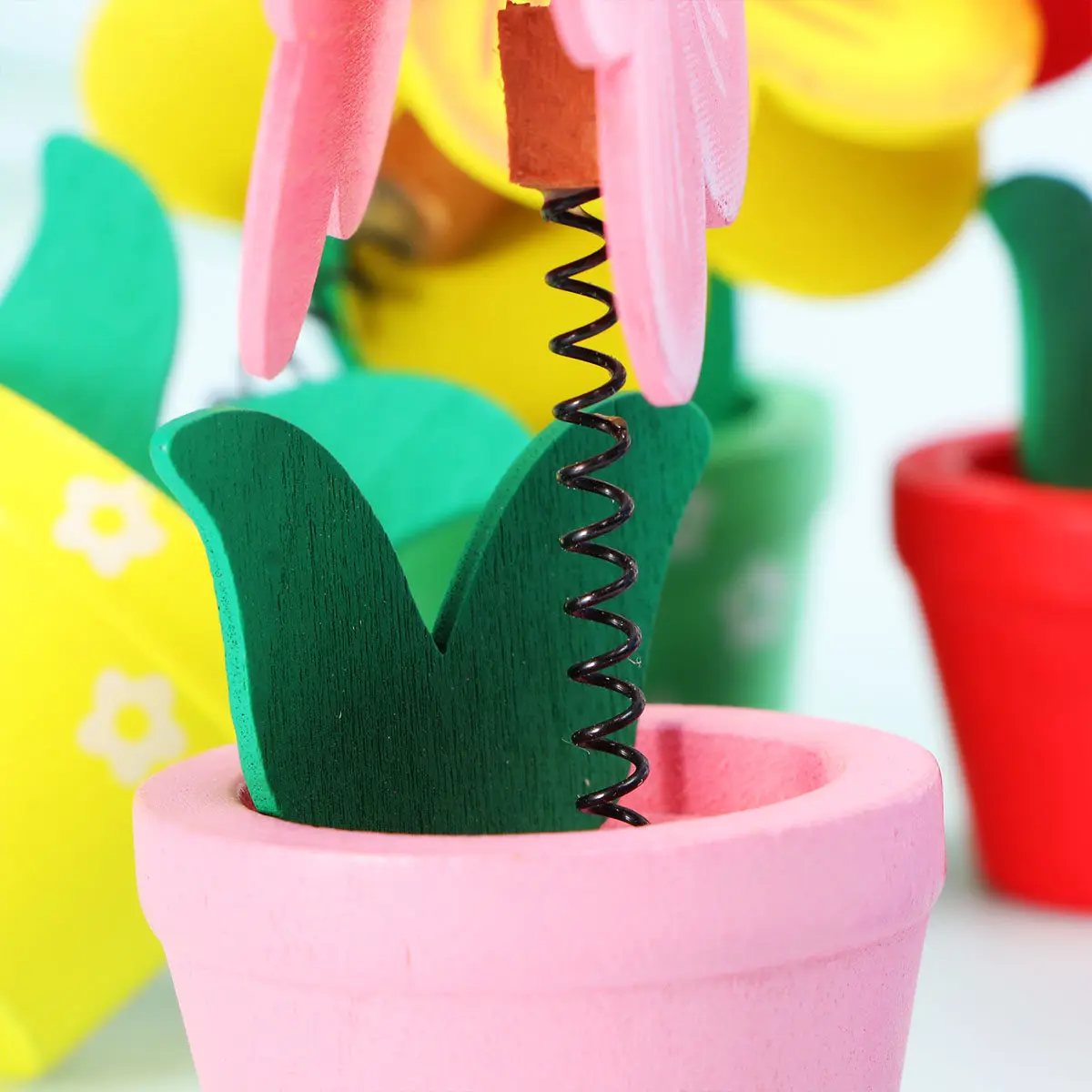 6Pcs Sturdy Wooden Flower Pot Style Photo Clip Holder Strong Metal Clamp for Notes Photos Cards Name Tags Home Store Decor