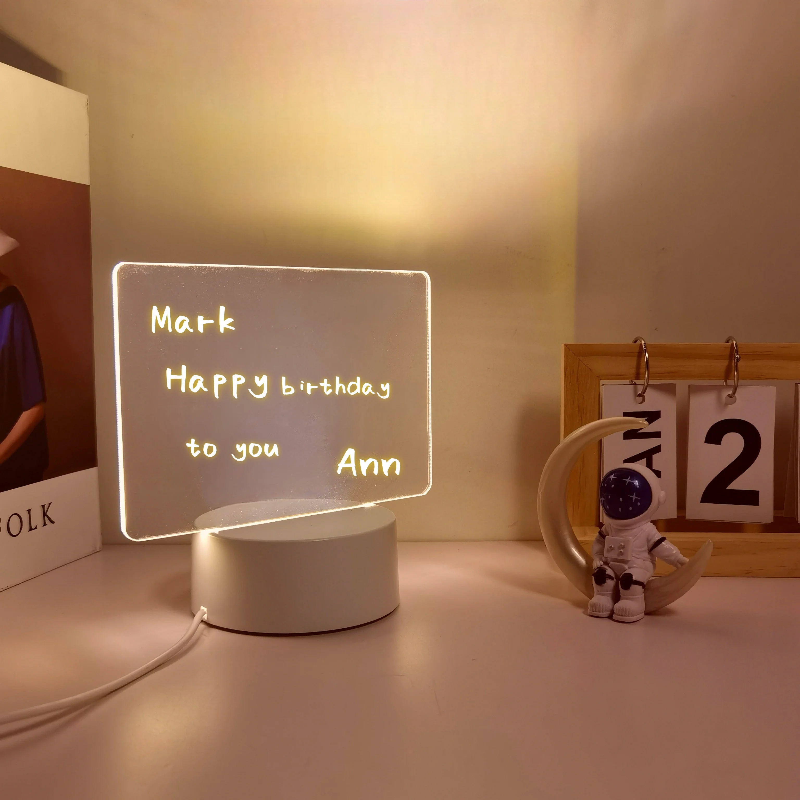 1 rectangular DIY message board 3D nightlight, USB desk lamp with pen, warm light or 7-color decorative light (optional).