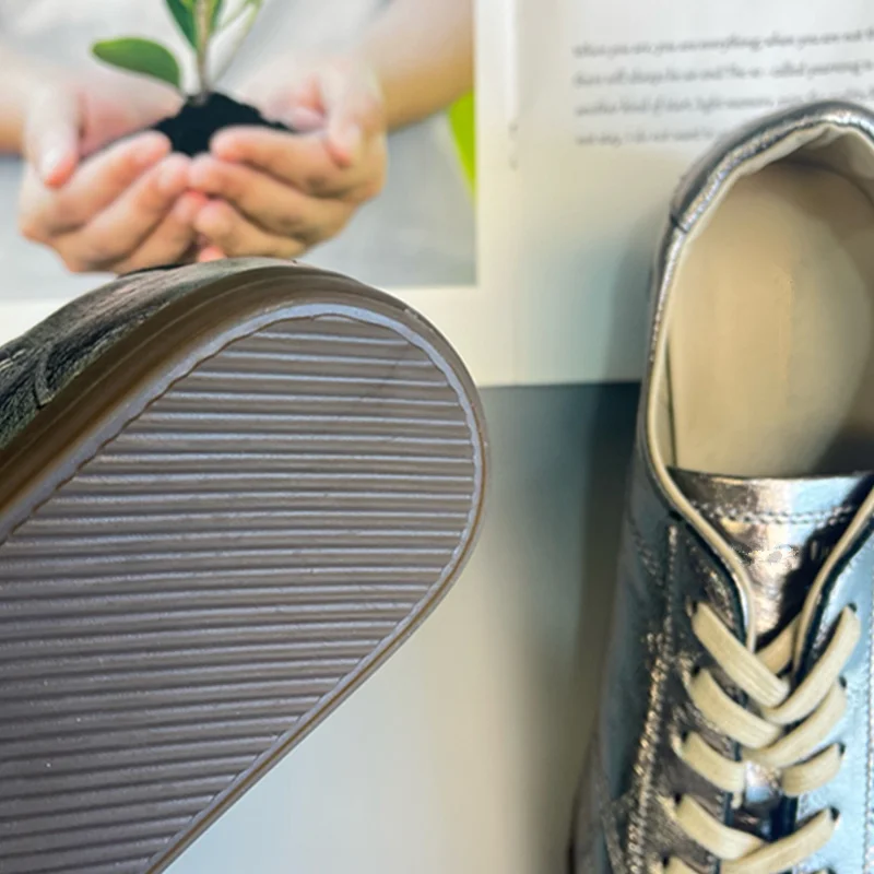 Withered 2025 SS British Quilted Training Shoes Minimalist Retro Silver Metallic Commuter Casual Vulcanized Shoes Sneakers Women