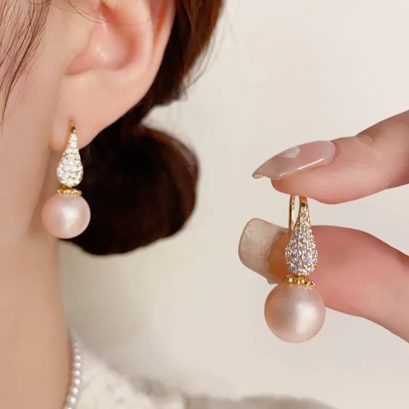 Simple And High-End… - image