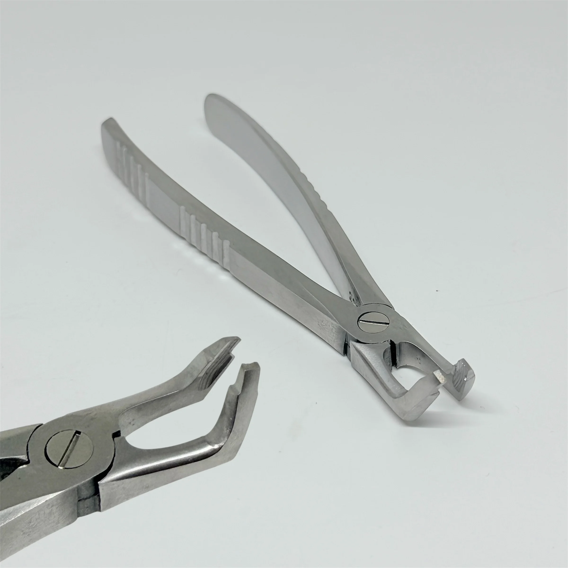 DENILK 1pc Lower Anterior Teeth Extractions Forcep Adult Tooth Extraction Plier Forcep Teeth Extraction Plier Forcep Dental Surg