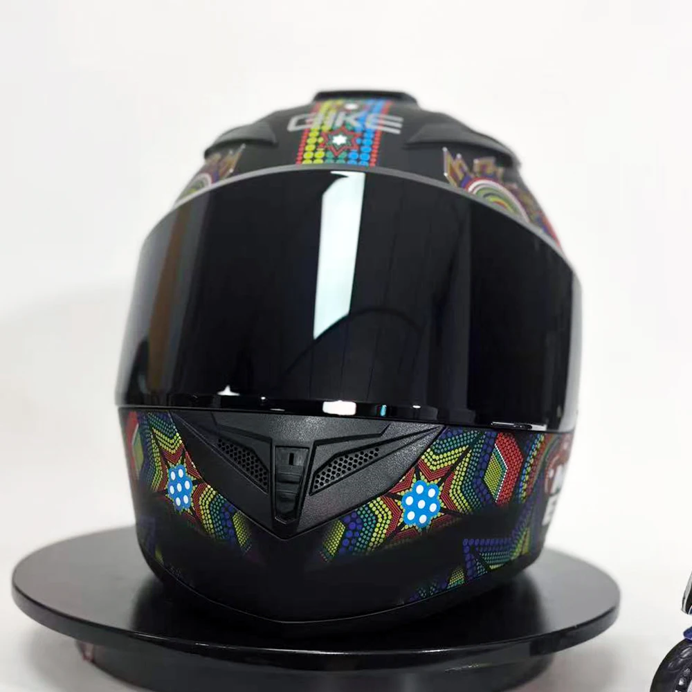 خوذة دراجة نارية للجنسين معتمدة من DOT مع نمط الطوطم خوذة لكامل الوجه للفصول الأربعة مع جناح ذيل كبير لراكبي الدراجات النارية #4