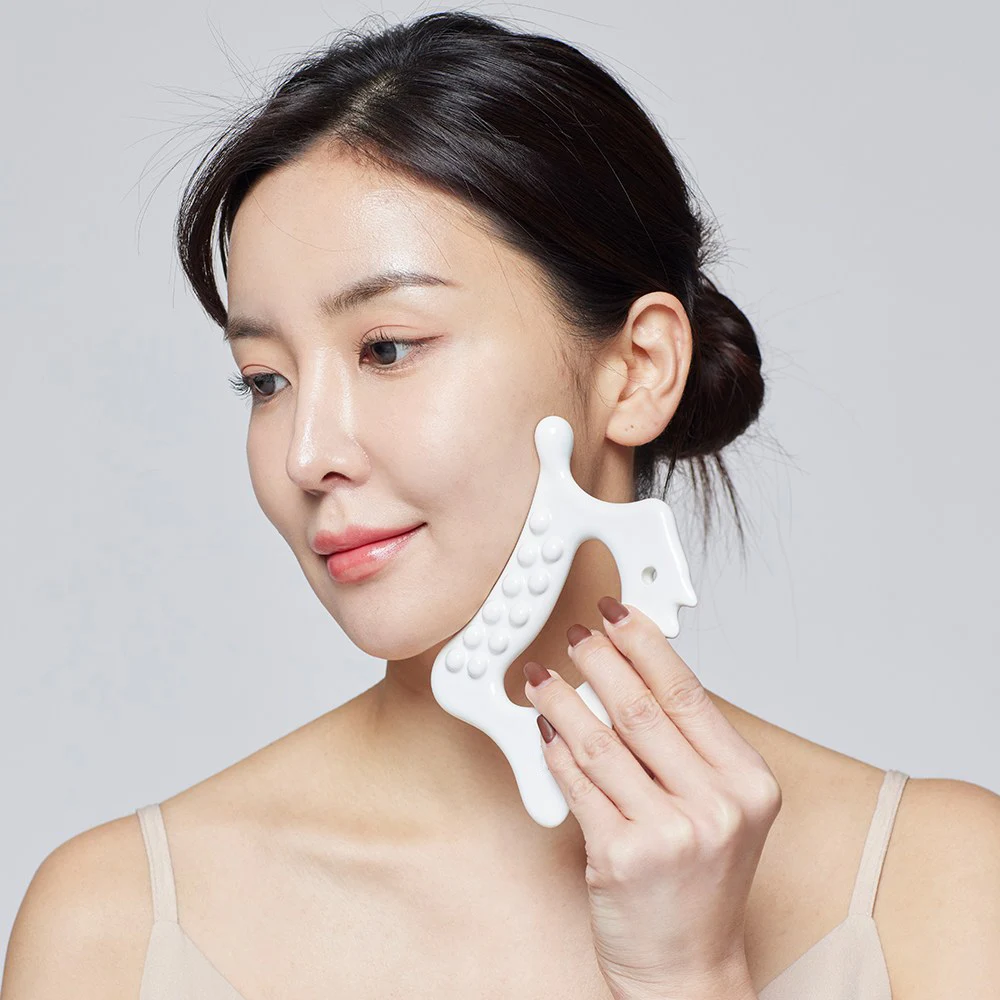 

Blackpink Approved! K-Beauty Korean Ceramic Gua Sha - Hot/Cold Lift & Depuff for Sensitive Skin KC Certified Free Shipping Case