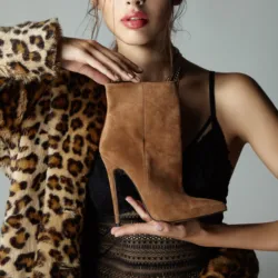 Arden Furtado 2025 Autumn Cow suede Pointed toe Thin heels Side zipper Super high heel Modern boots Extra large size Short boots