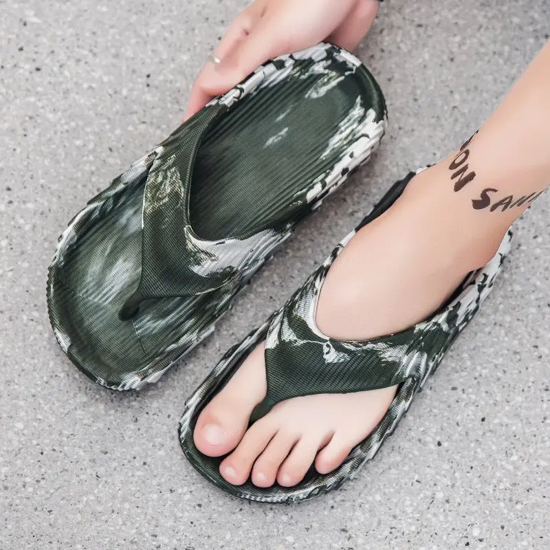 Men's Summer Flip Flops 2026 New Arrival Non-Slip Beach Sandals Outdoor Comfortable Wear-Resistant Slippers