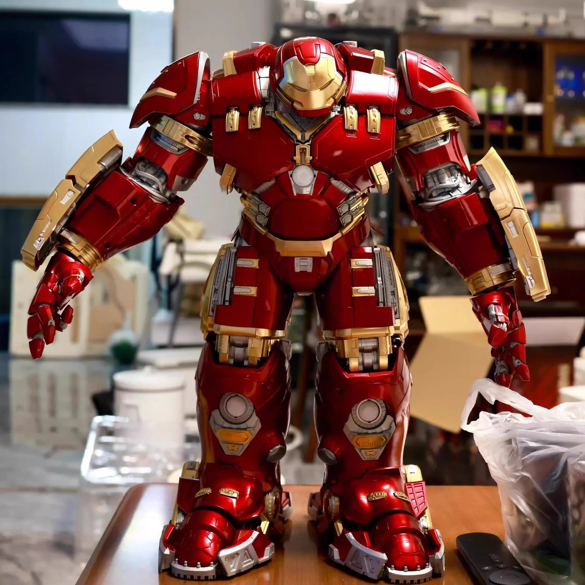 Fondjoy Toy Iron Man Actionfigur – Mark Hulkooster Hulkbuster im Maßstab 1:7, Rüstung, Montagemodell, Spielzeug für Sammler und Weihnachtsgeschenke